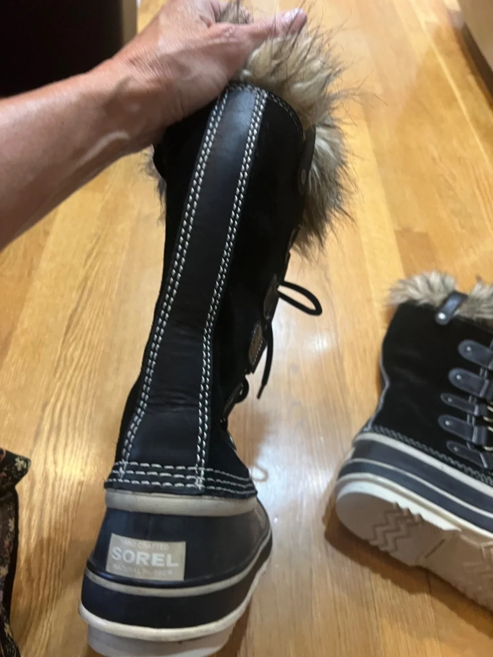 SOREL Joan of Arctic Waterproof Winter Snow Boots Black Women’s Size 9